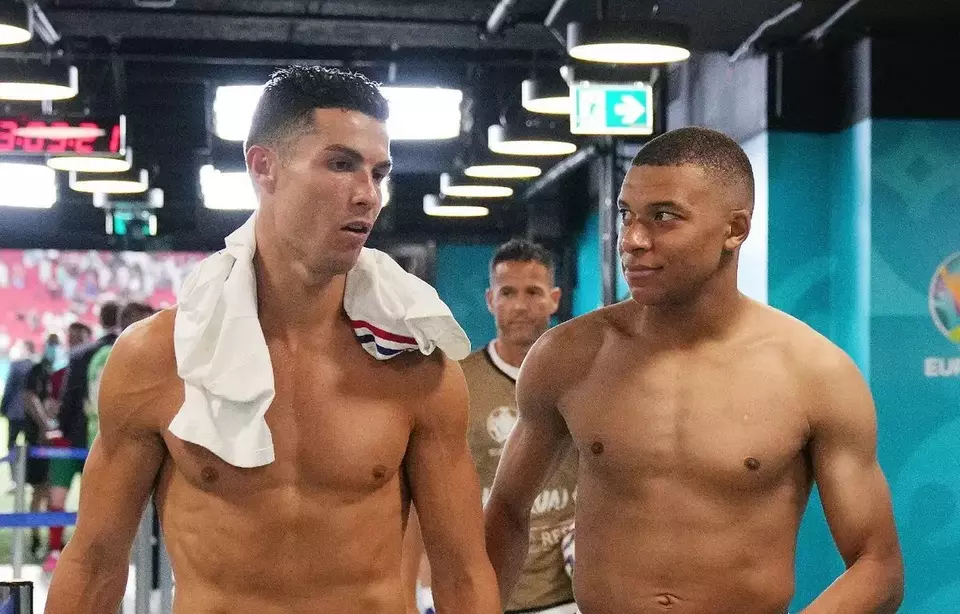 Cristiano Ronaldo dan Kylian Mbappe. 